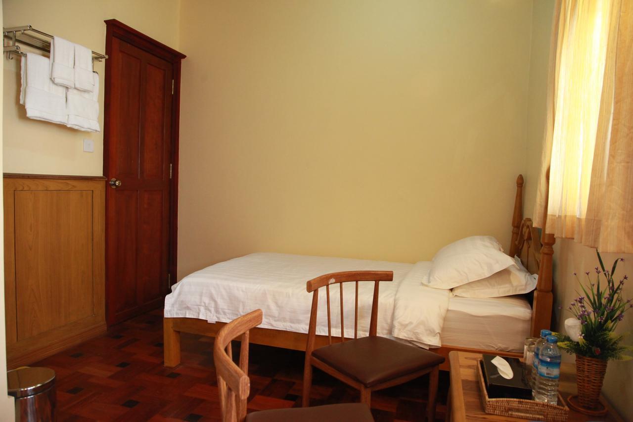 Sule Sapphire Inn Yangon Exterior foto