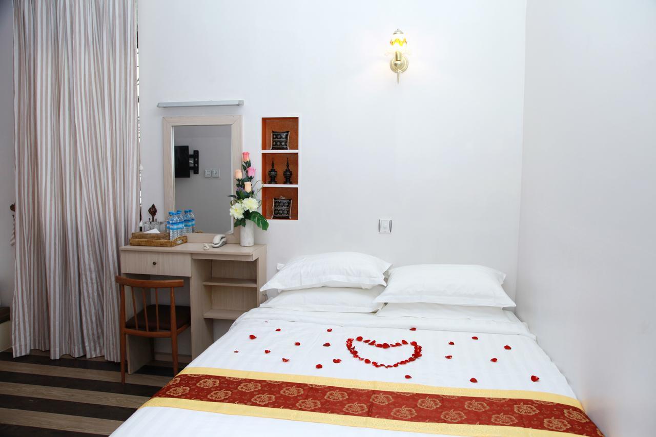 Sule Sapphire Inn Yangon Exterior foto