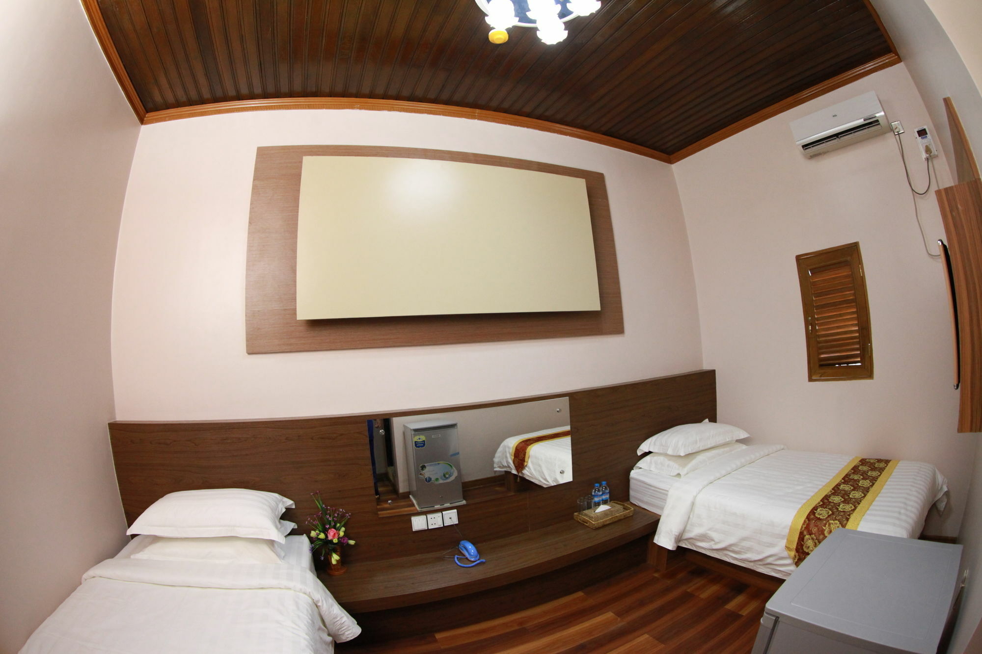 Sule Sapphire Inn Yangon Exterior foto