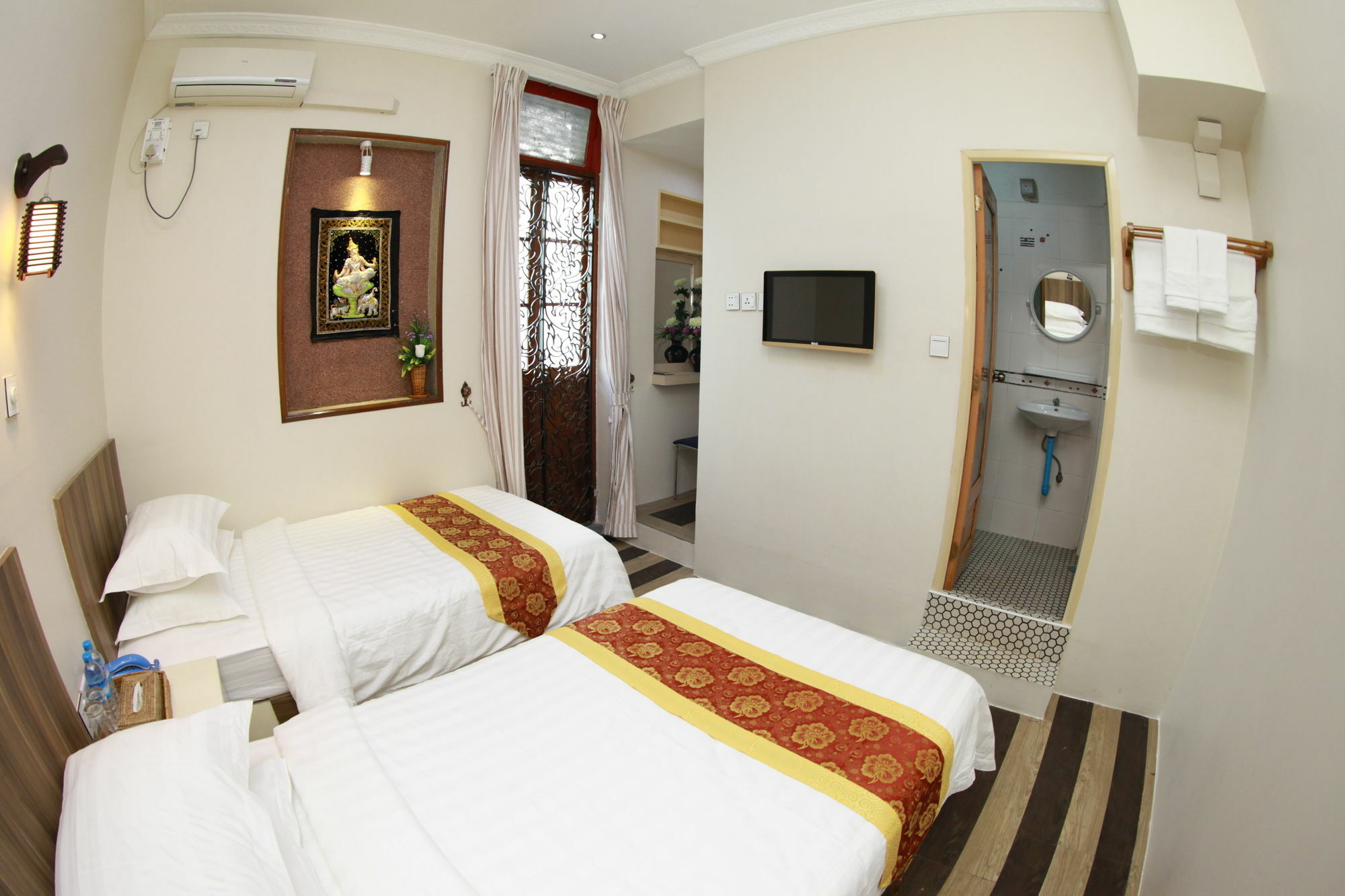 Sule Sapphire Inn Yangon Exterior foto