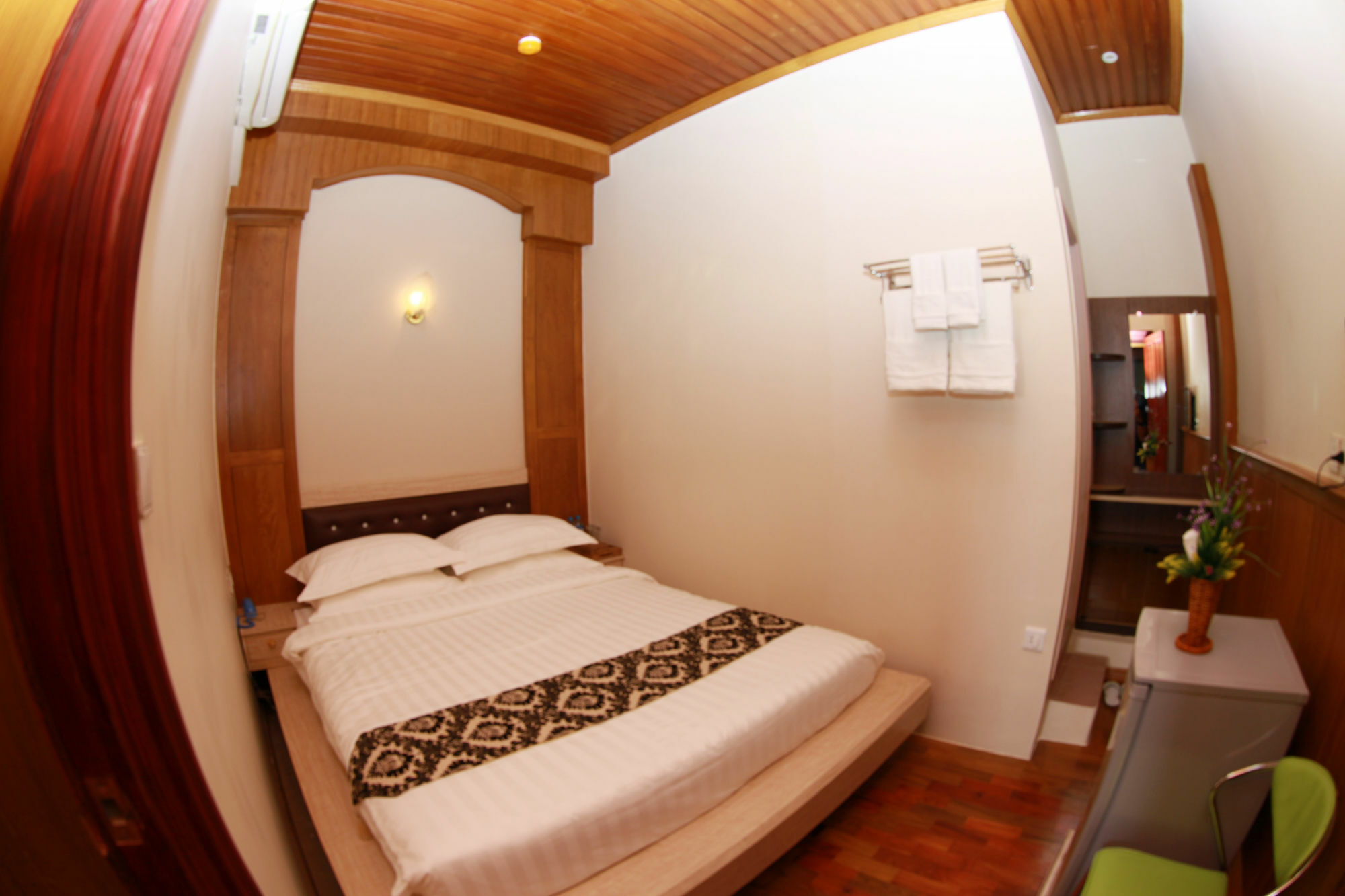 Sule Sapphire Inn Yangon Exterior foto