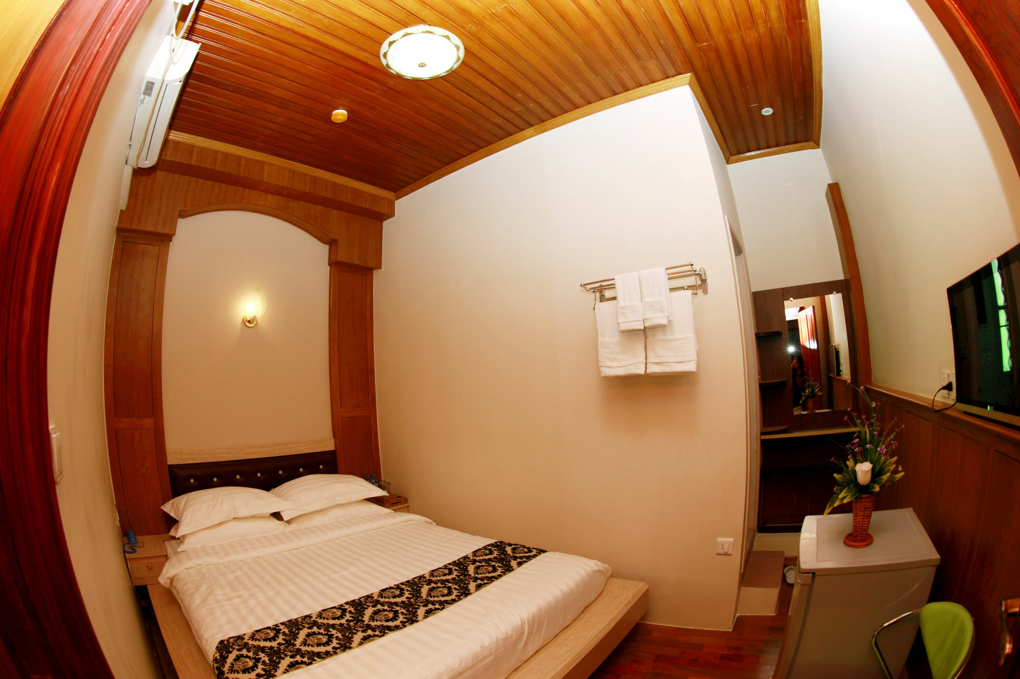 Sule Sapphire Inn Yangon Exterior foto
